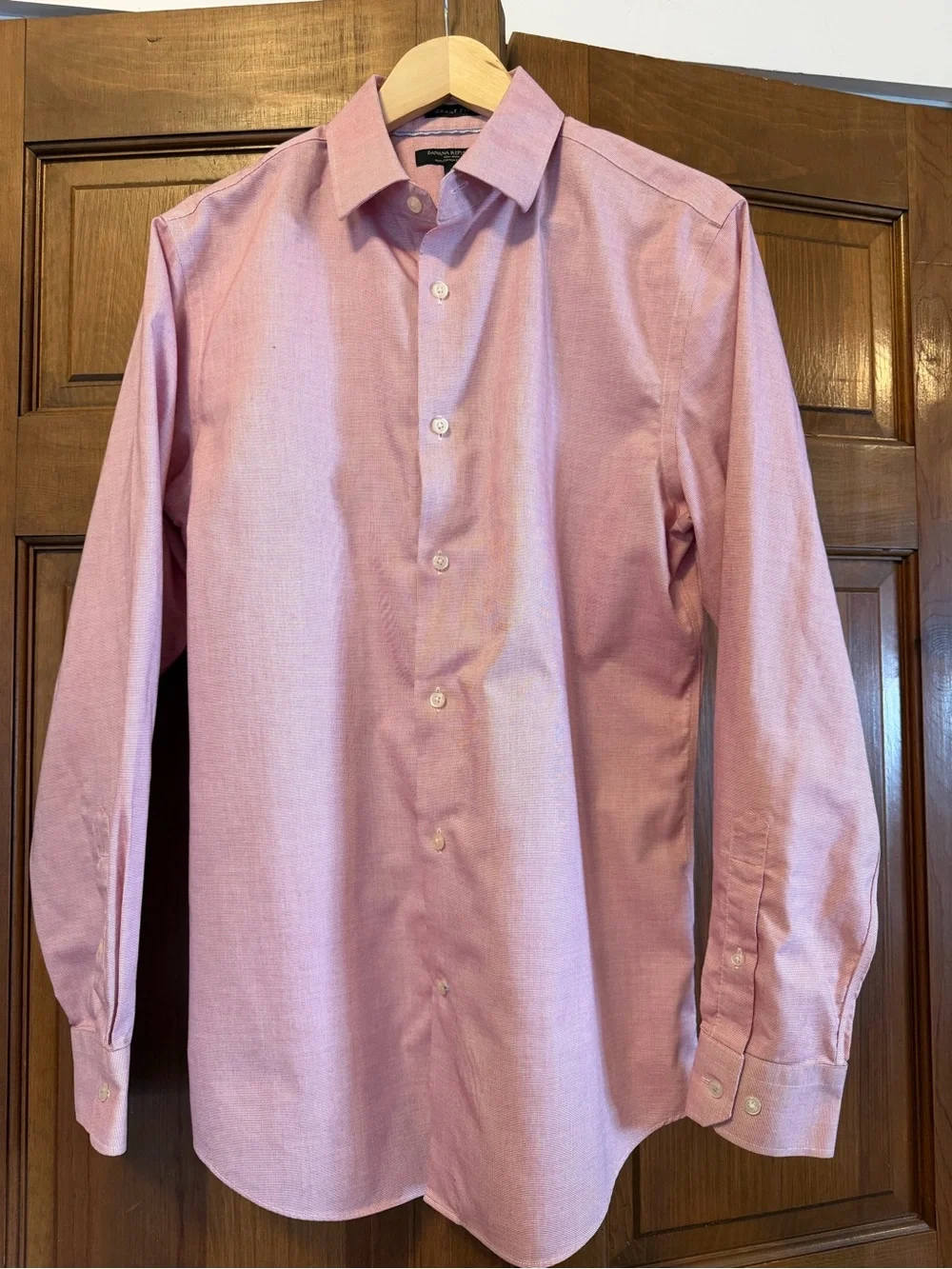 Banana Republic Men's red and white checkered long-Sleeve Dress Shirt